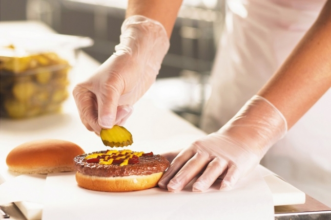 The Benefits of Using Disposable Gloves in the Food Industry