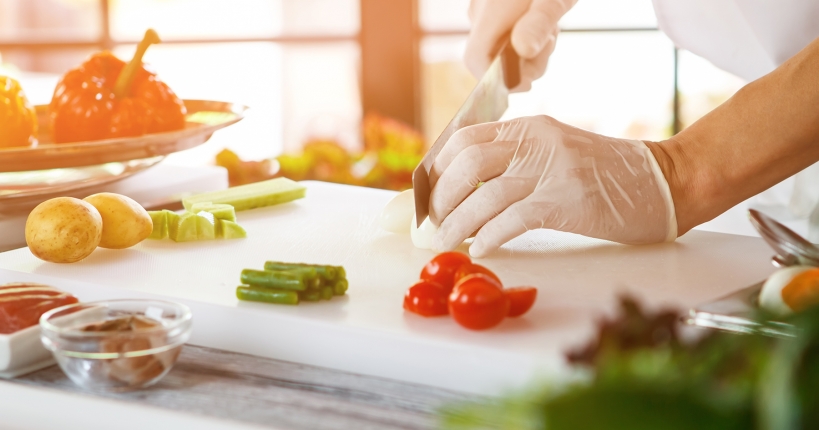 Handwashing vs. Gloves in Commercial Restaurants 