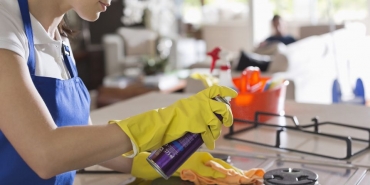4 Reasons to Wear Dishwashing Gloves for Chores